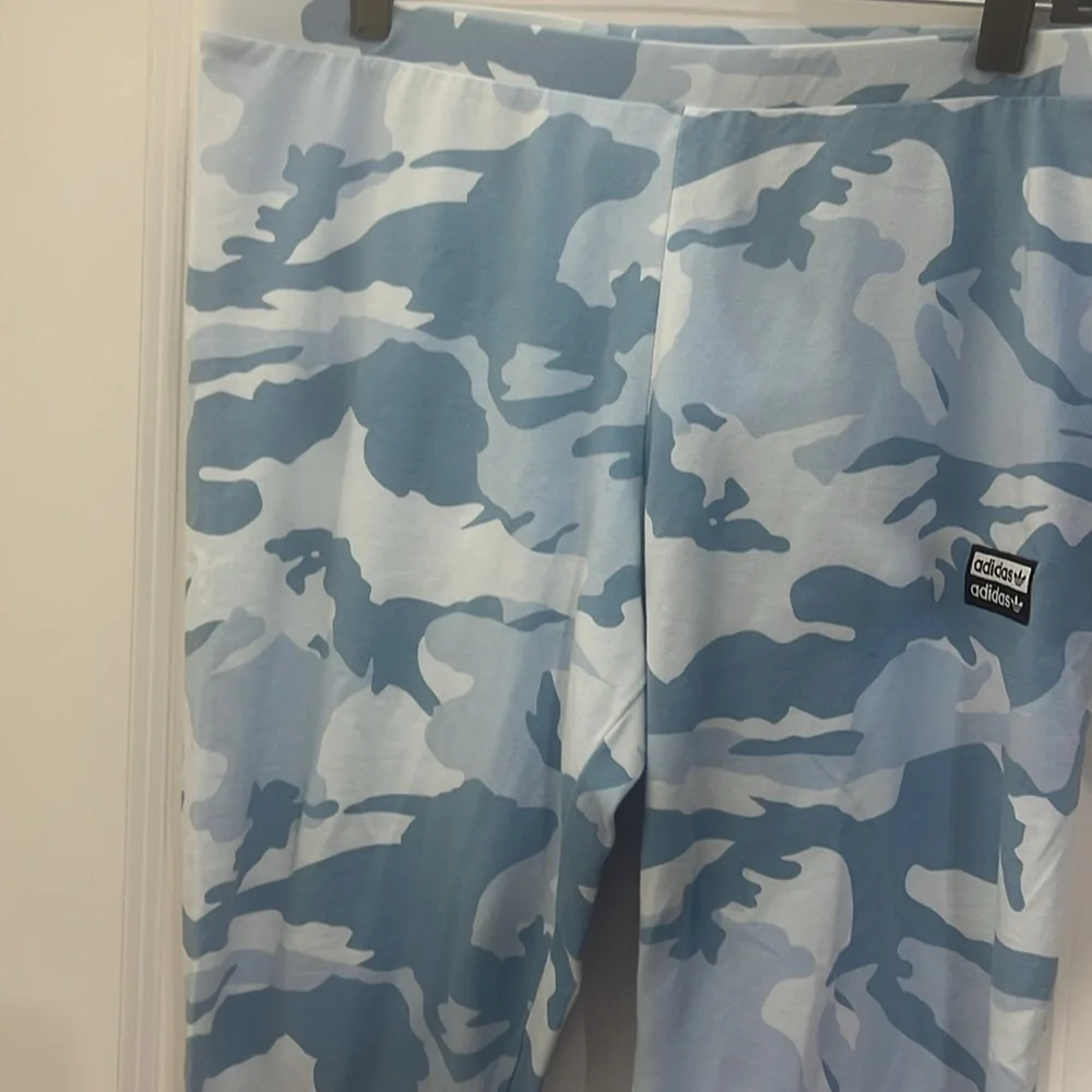 Adidas leggings with crop top - Picture 3 of 3